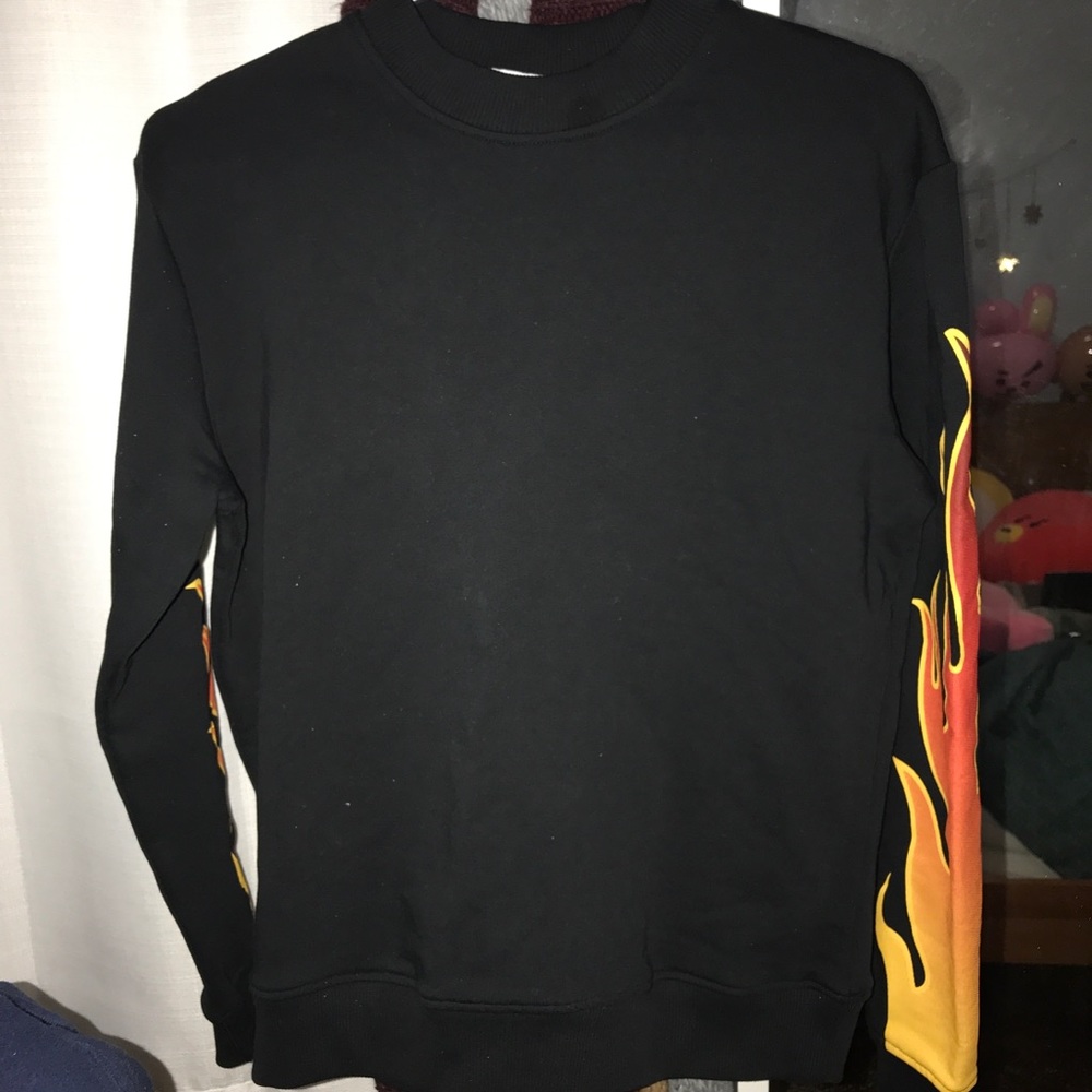 NA-KD flames crewneck sweater